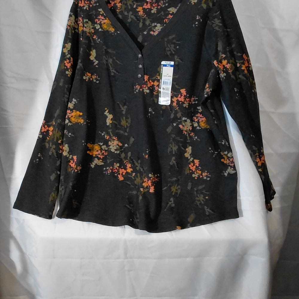 Terra & Sky Dark Floral Long Sleeve Tee - Picture 2 of 12